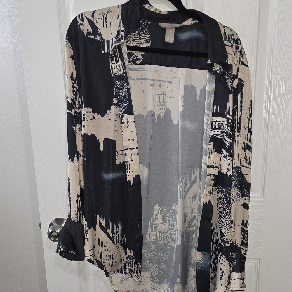 H&M Monochrome Abstract Print Shirt